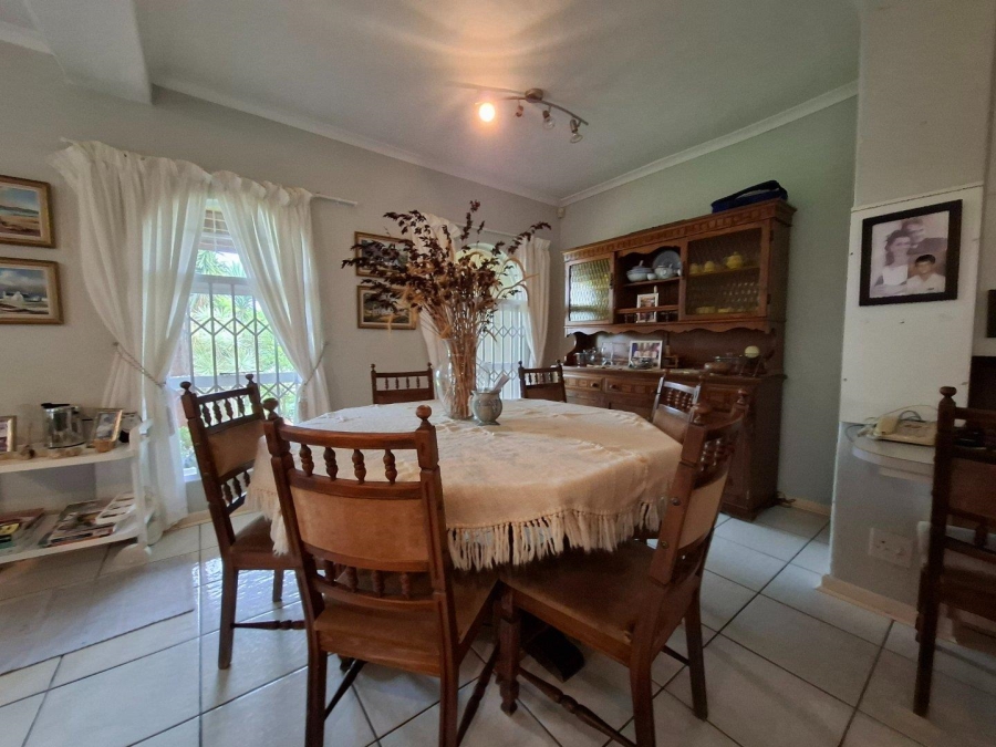 4 Bedroom Property for Sale in Wavecrest Eastern Cape